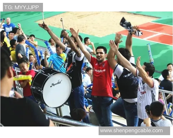 亨克与贝西克塔展开激烈对决谁能在这场比赛中笑到最后 亨克与贝西克塔展开激烈对决谁能在这场比赛中笑到最后