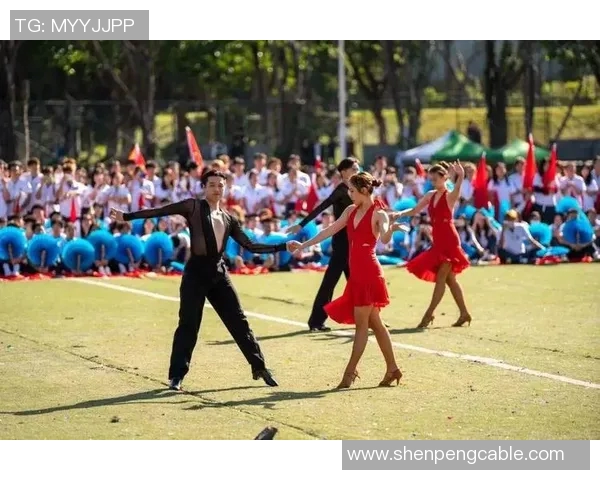 火花与狂热的对决究竟是一场怎样的比赛揭秘两队的激烈竞争与精彩瞬间 火花与狂热的对决究竟是一场怎样的比赛揭秘两队的激烈竞争与精彩瞬间