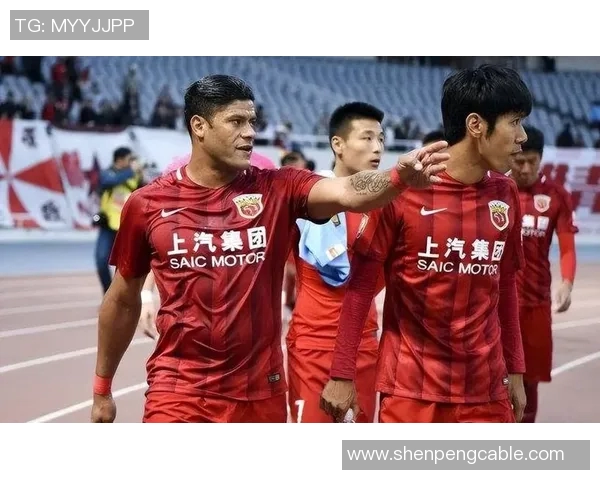 国安与上港激战正酣期待26轮精彩对决引发球迷热议